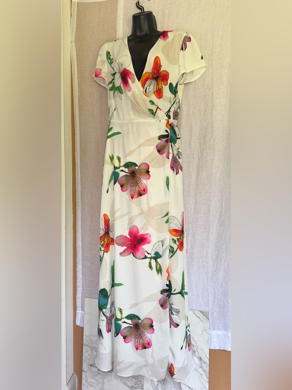 Babaton Floral Cream Maxi Dress with Pink, Orange & Green Accents Size M